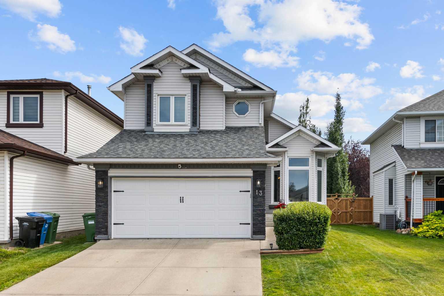 13 Douglas Ridge Close SE, Calgary, AB T2Z 2M4