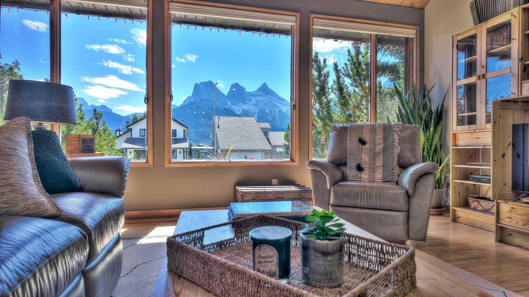 226 Lady Macdonald Dr, Canmore, AB T1W 1H3