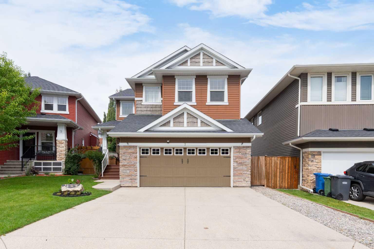 7 Westridge Grn, Okotoks, AB T1S 0J9