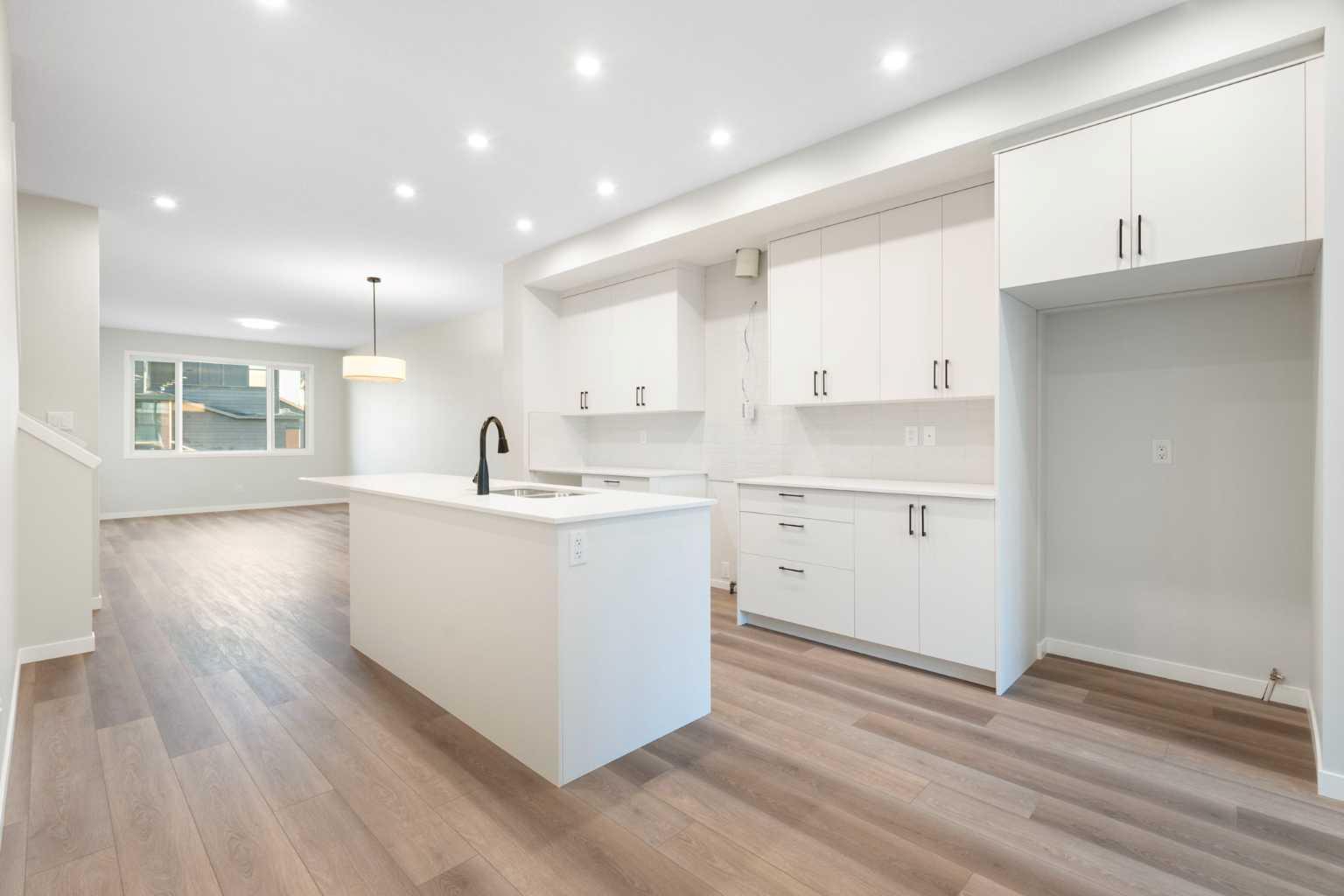 552 Rowmont Blvd NW, Calgary, AB T3L 0L6