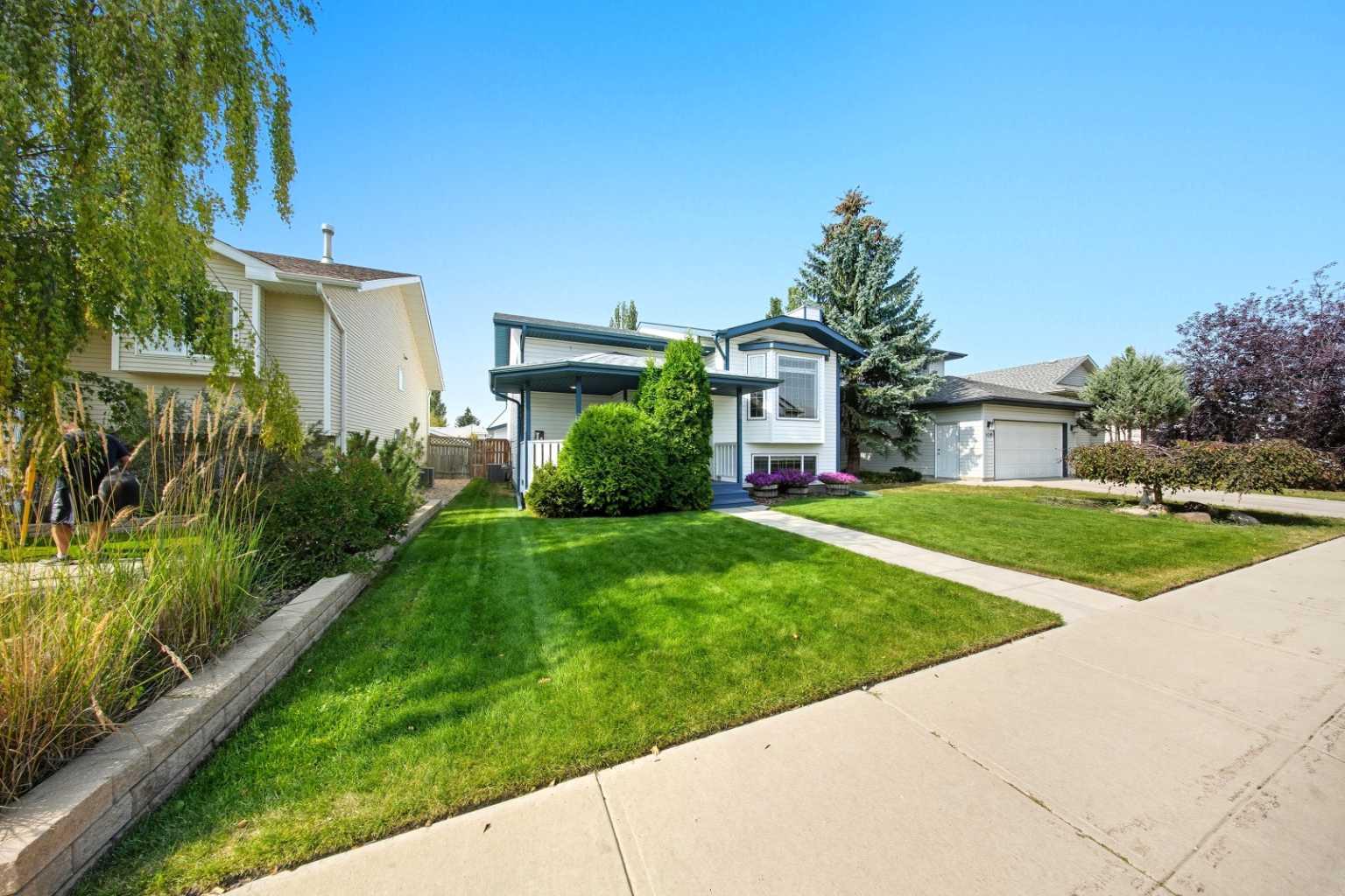 105 Darling Cres, Red Deer, AB T4R 2V8