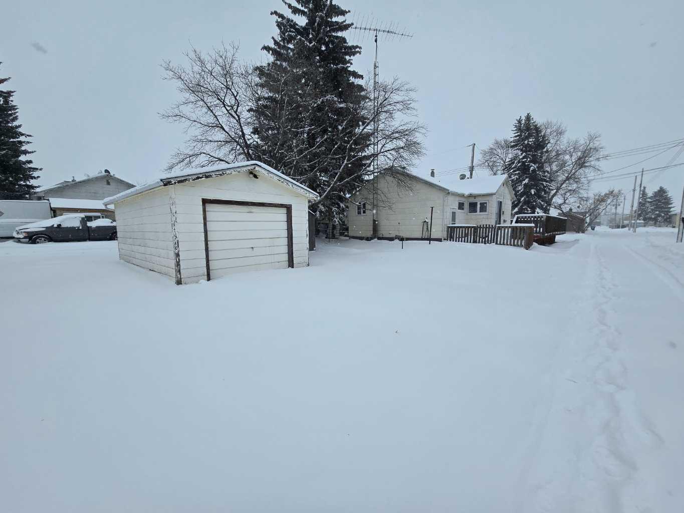 , Hughenden, AB T0B 0A5