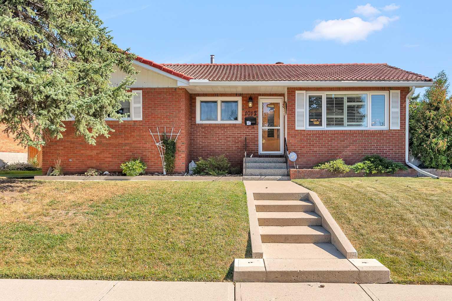 1012 Mackid Rd NE, Calgary, AB T2E 6A9