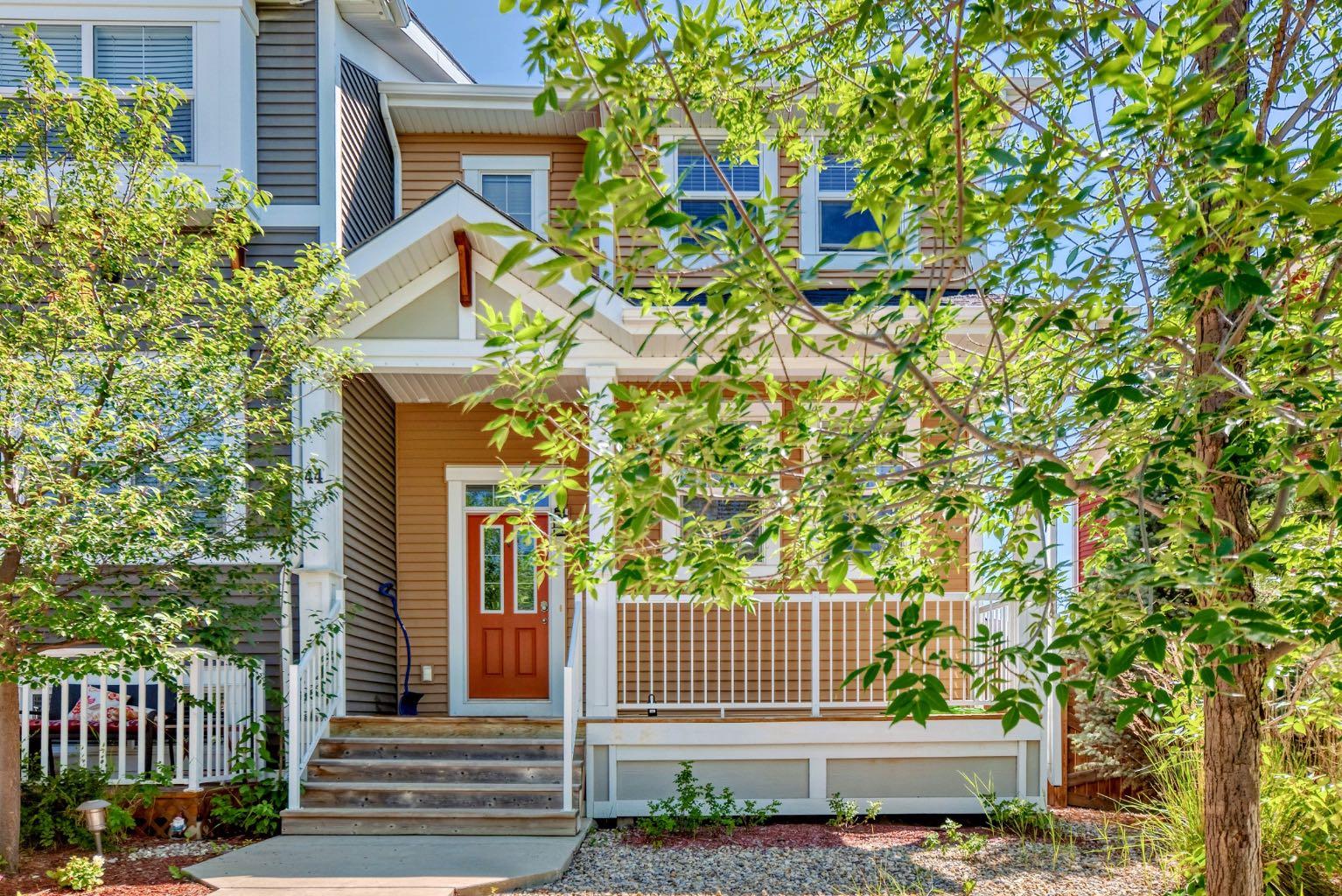 44 Sunset Rd, Cochrane, AB T4C 0H4