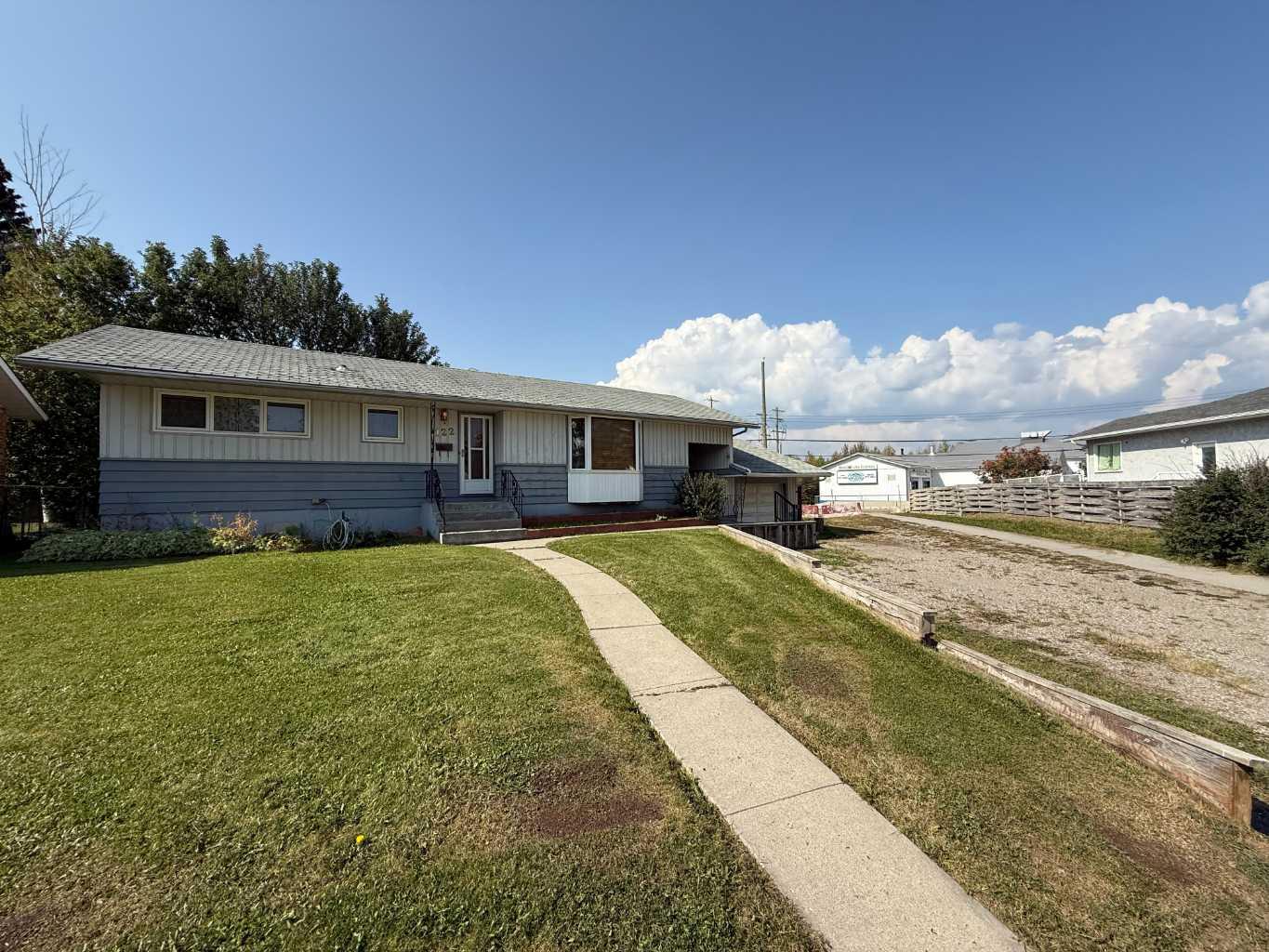 122 Dorin Dr, Hinton, AB T7V 1B8