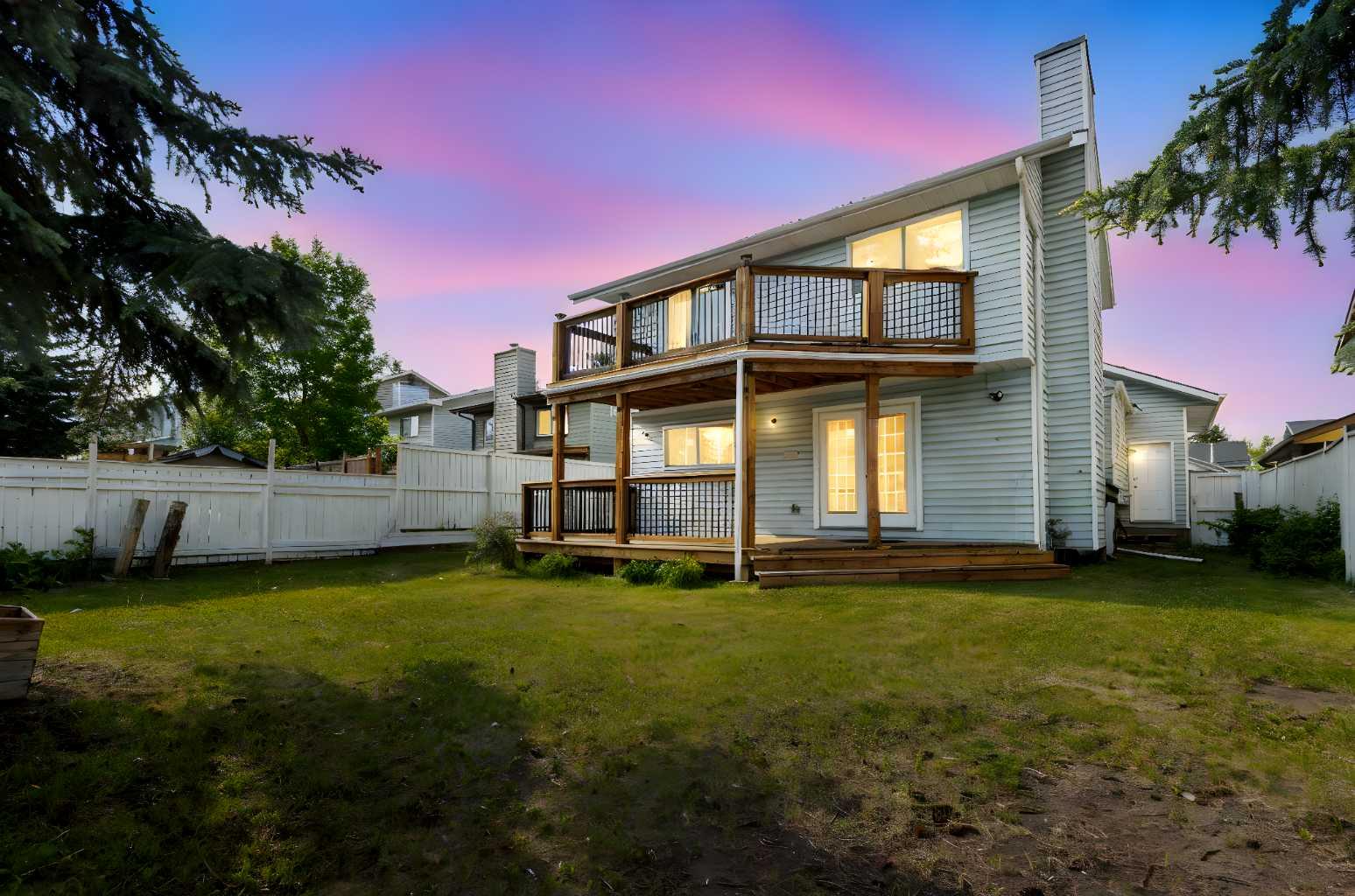 30 Pasadena Gdns NE, Calgary, AB T1Y 6L9