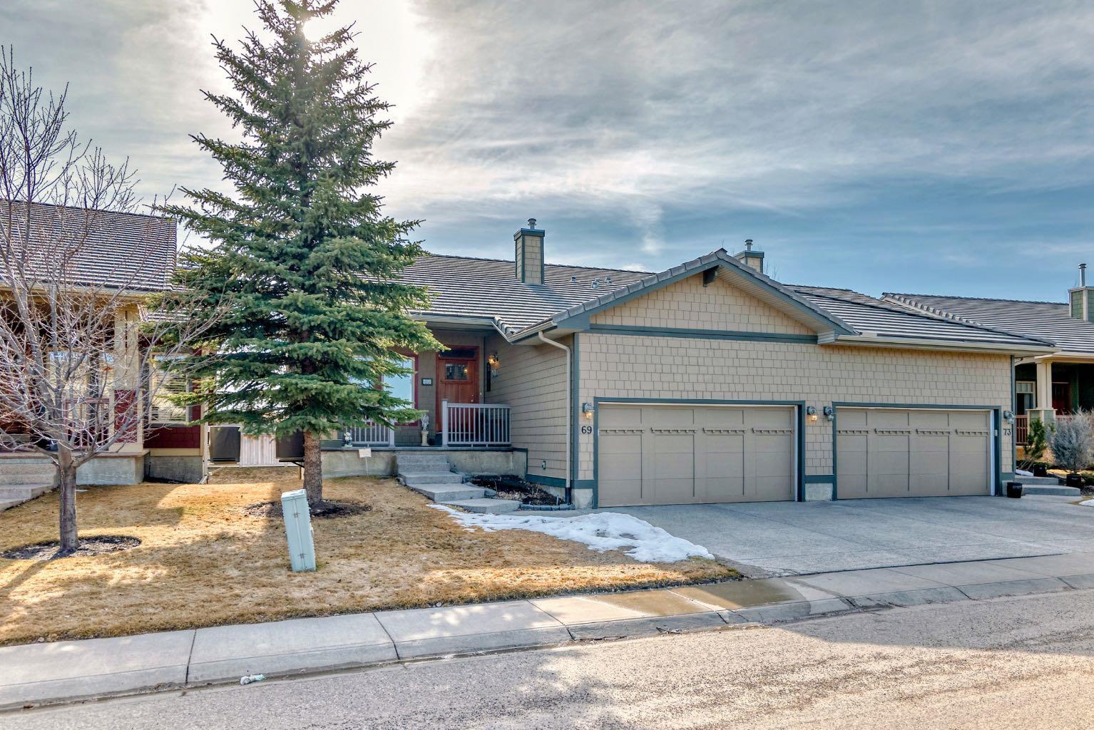 69 Bridle Estates Rd SW, Calgary, AB T2Y 5A9