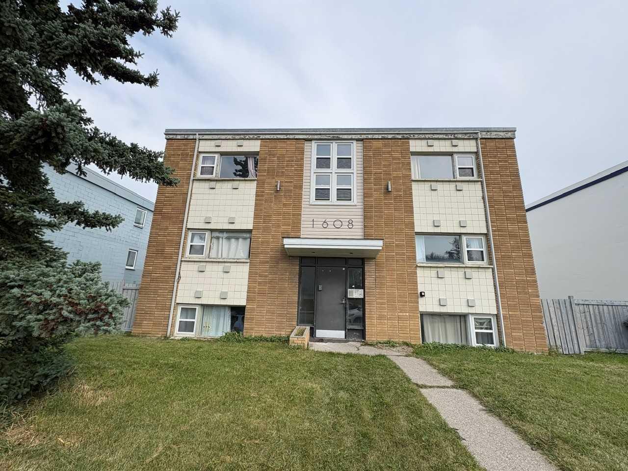 1608 38 Street Southwest #1 6, Calgary, AB T3C 1T7