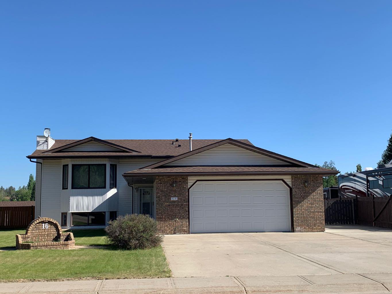 16 Park Dr, Whitecourt, AB T7S 1N6