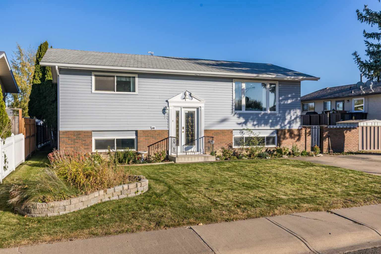 14 Rossdale Way SE, Medicine Hat, AB T1B 1X6