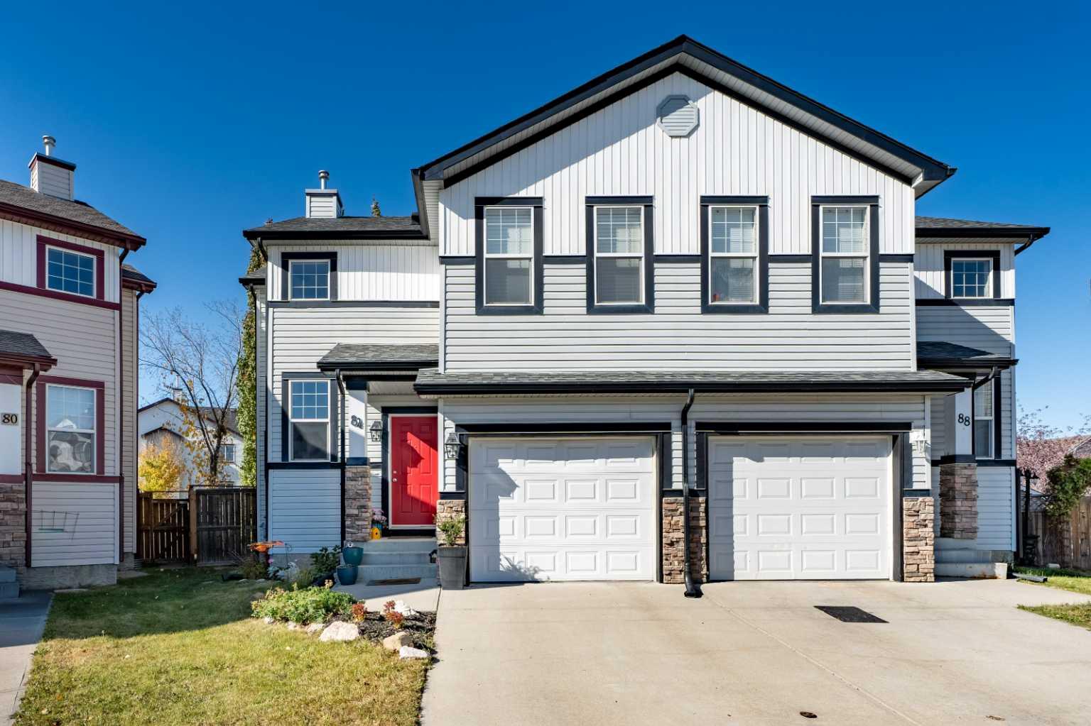 84 Everridge Villas SW, Calgary, AB T2Y 4Z1