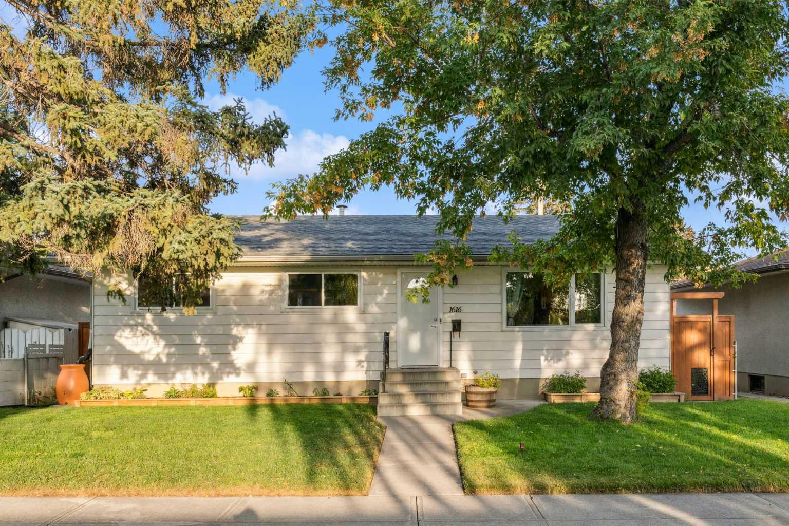 1616 Robson Cres SE, Calgary, AB T2A 1Y7