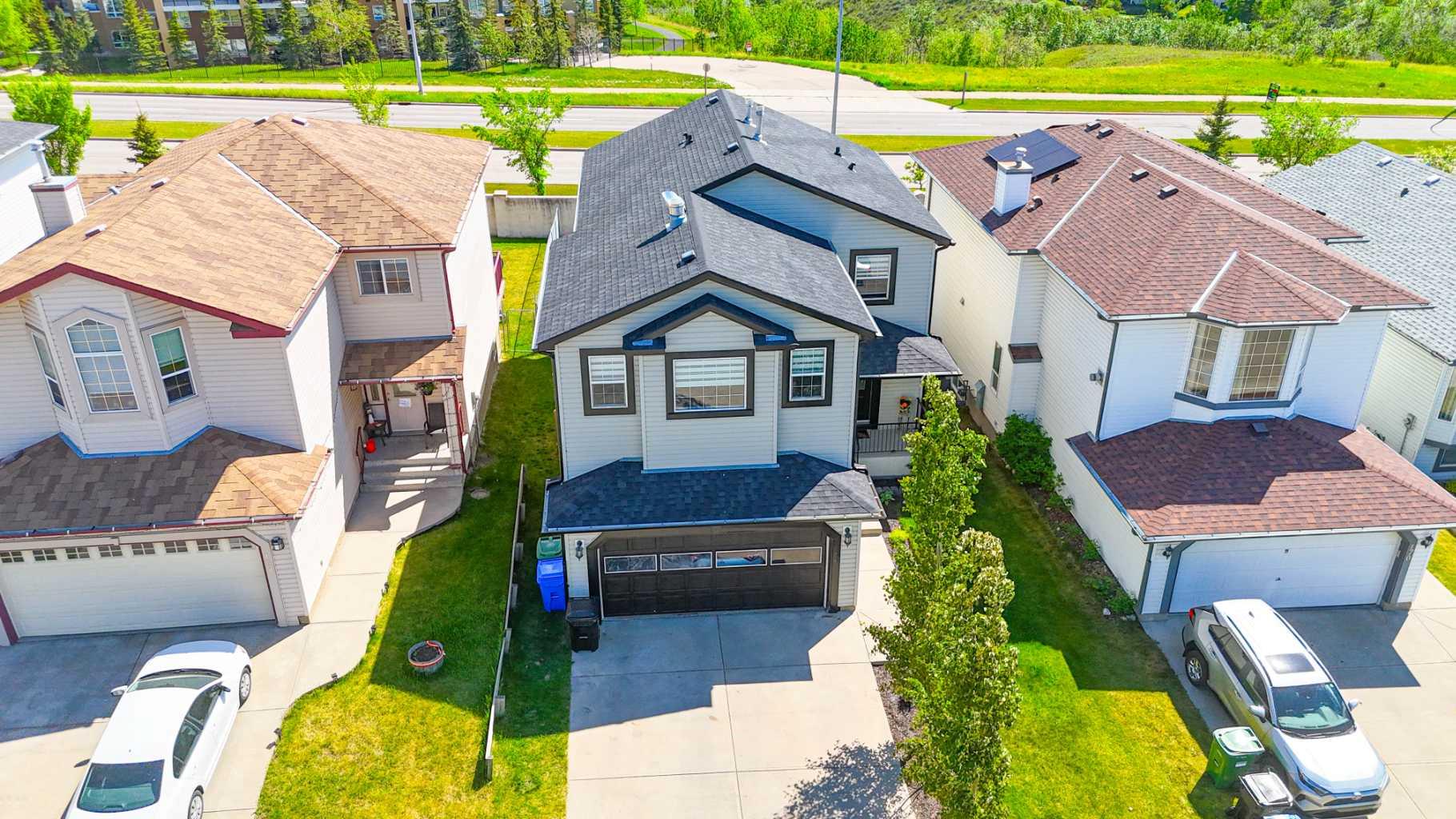 166 Tuscarora Close NW, Calgary, AB T3L 2E3