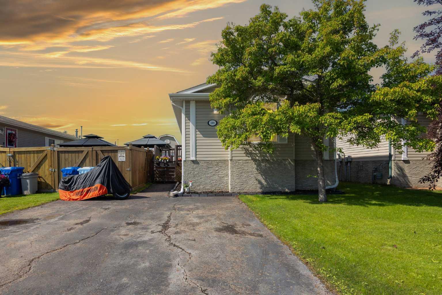 109 Balsam Way, Fort Mcmurray, AB T9K 0G2