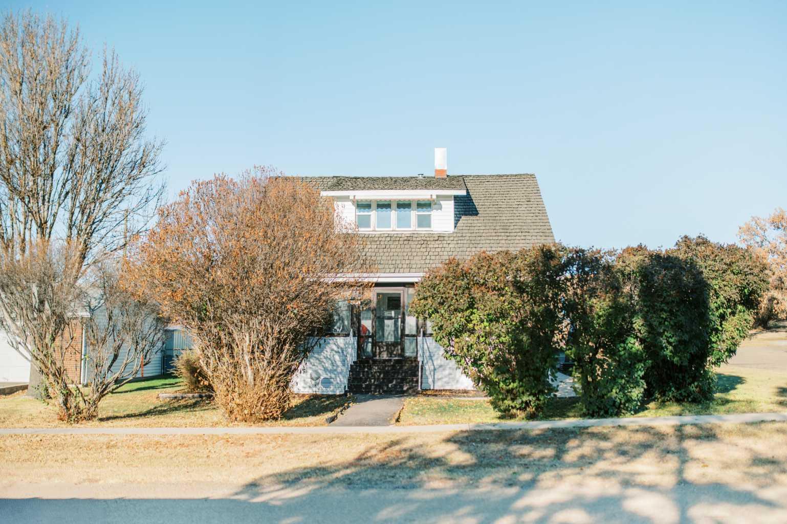 221 4 Avenue South, Big Valley, AB T0J 0G0