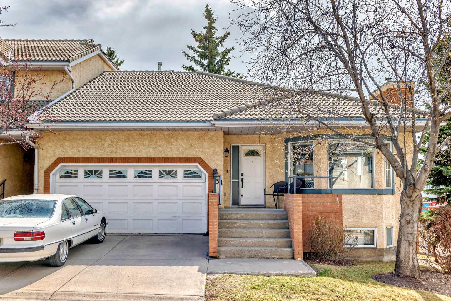 51 Richelieu Ct SW, Calgary, AB T3E 7E9