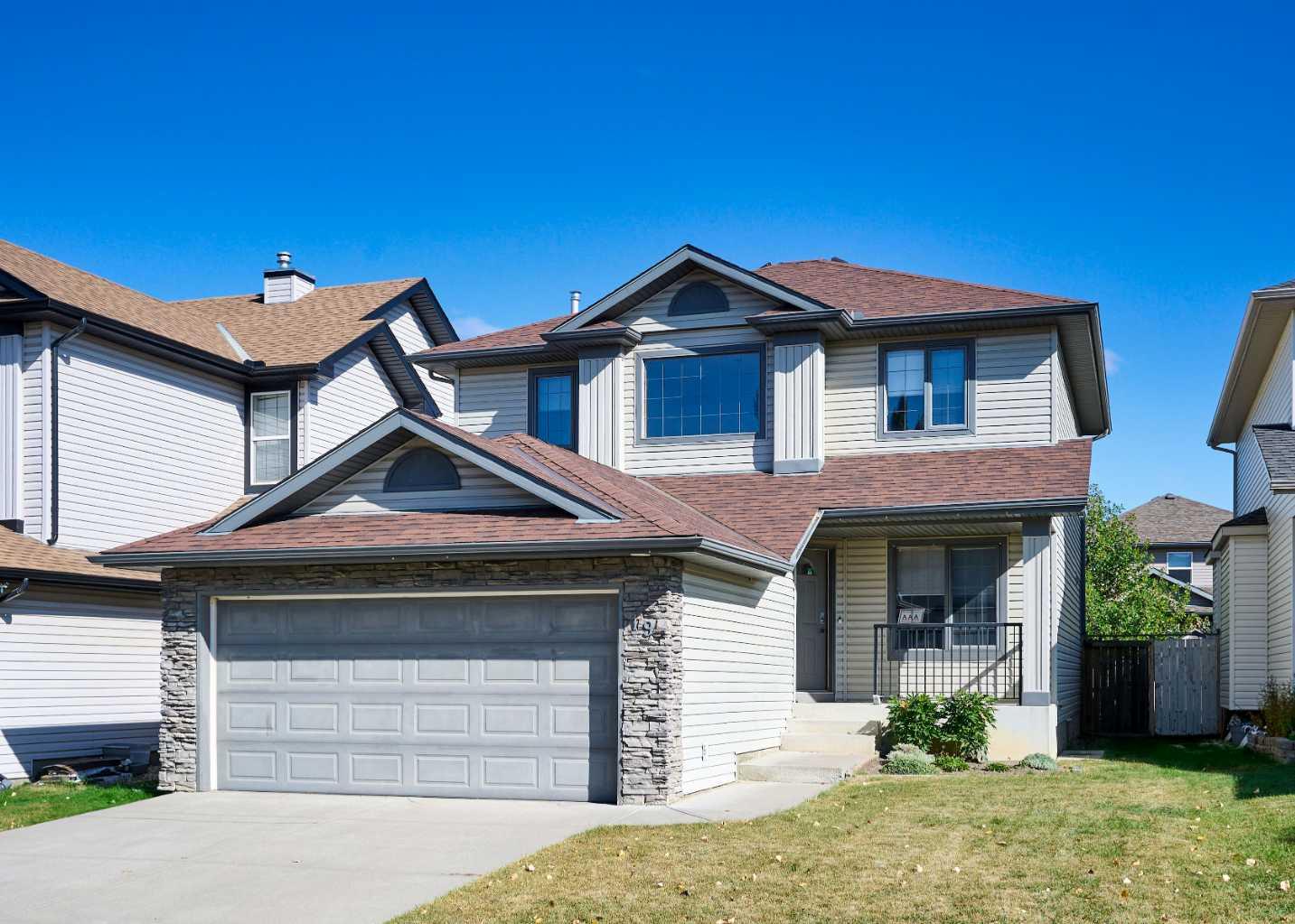 19 Westpoint Ct SW, Calgary, AB T3H 4M7