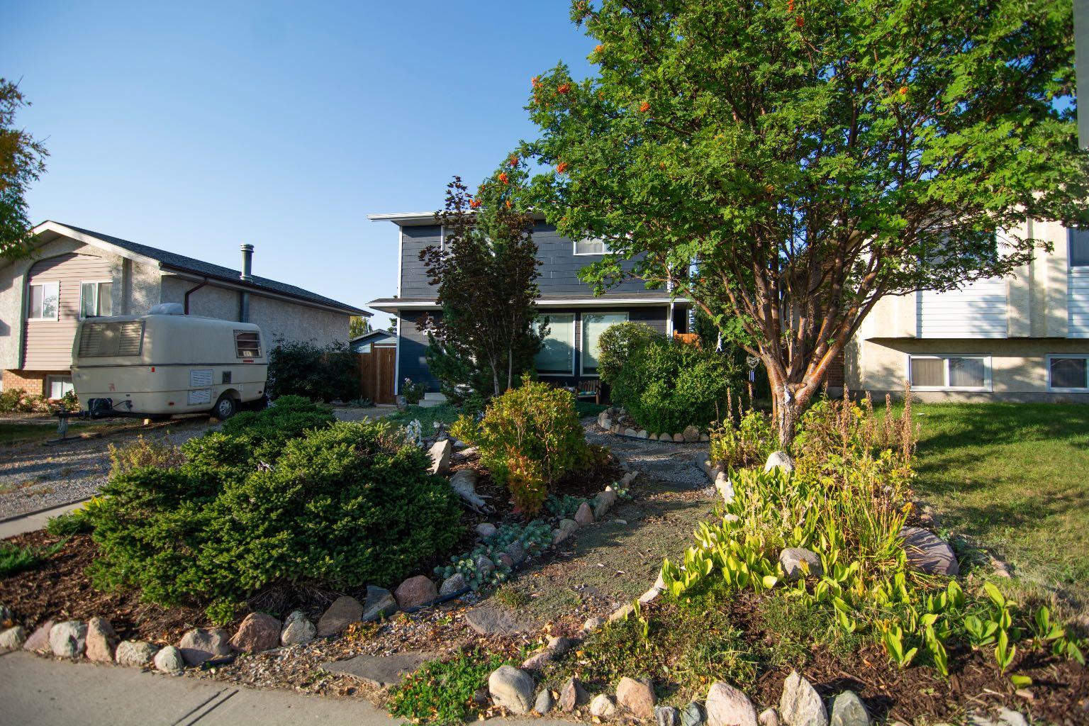 236 Acacia Dr SE, Airdrie, AB T4B 1G4