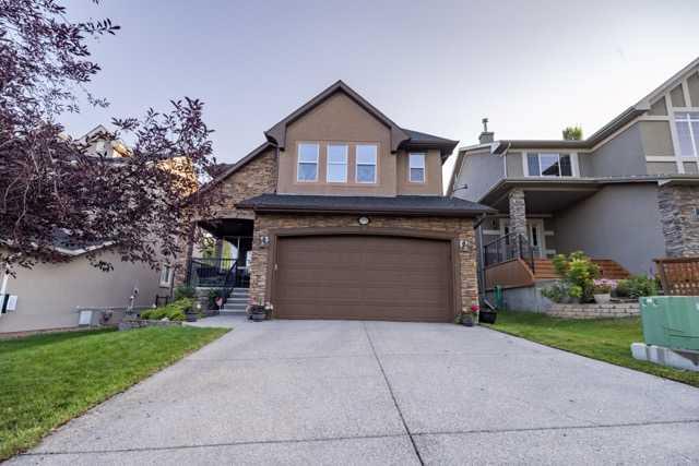 28 Crestmont Way SW, Calgary, AB T3B 5Z6