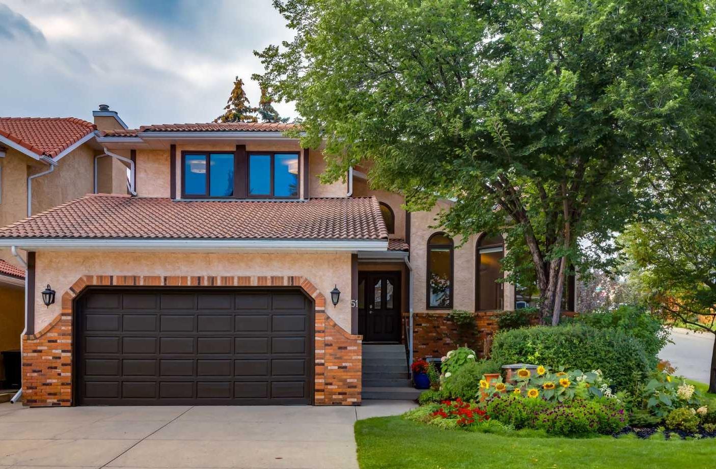 51 Signal Hill Mews SW, Calgary, AB T3H 2V1