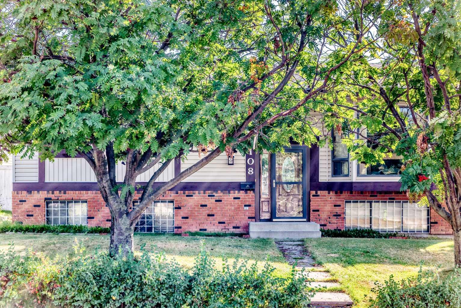 108 Jensen Pl NE, Airdrie, AB T4B 1P2