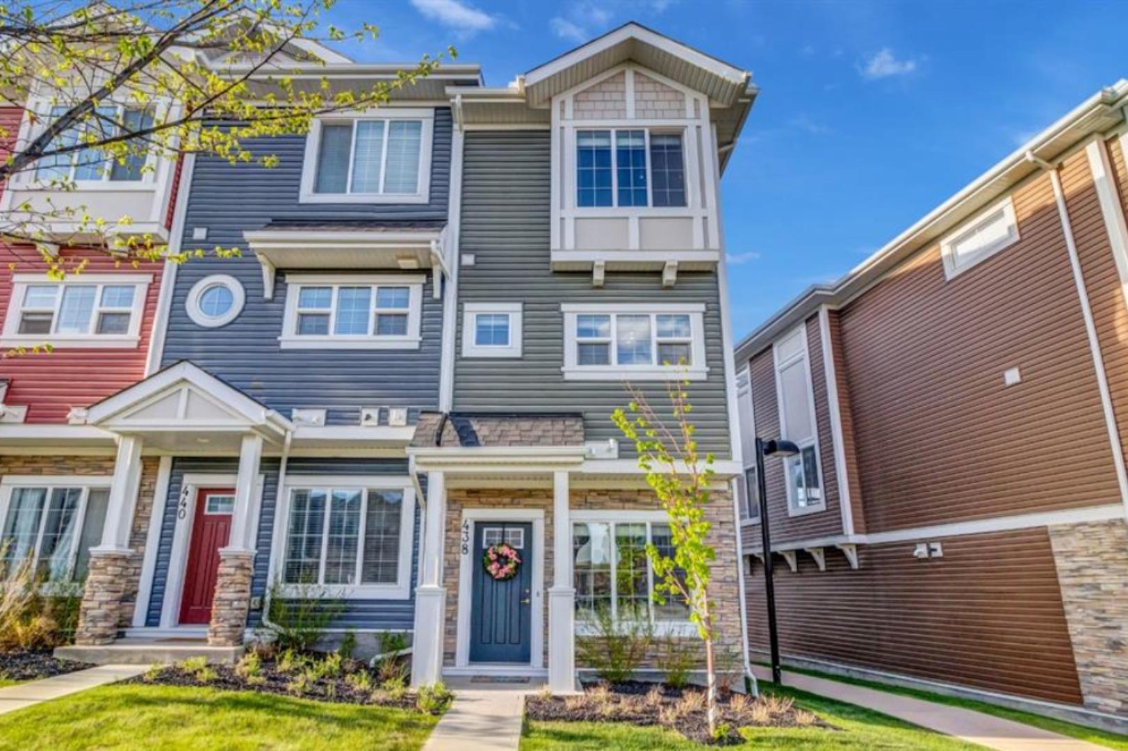 438 Nolan Hill Blvd NW, Calgary, AB T3R 0Y1