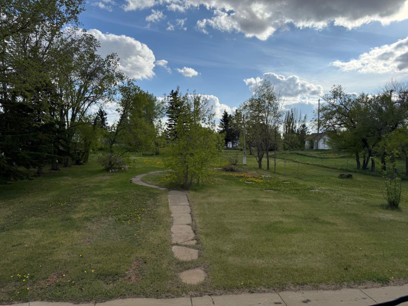 303 Haultain Ave, Heisler, AB T0B 2A0