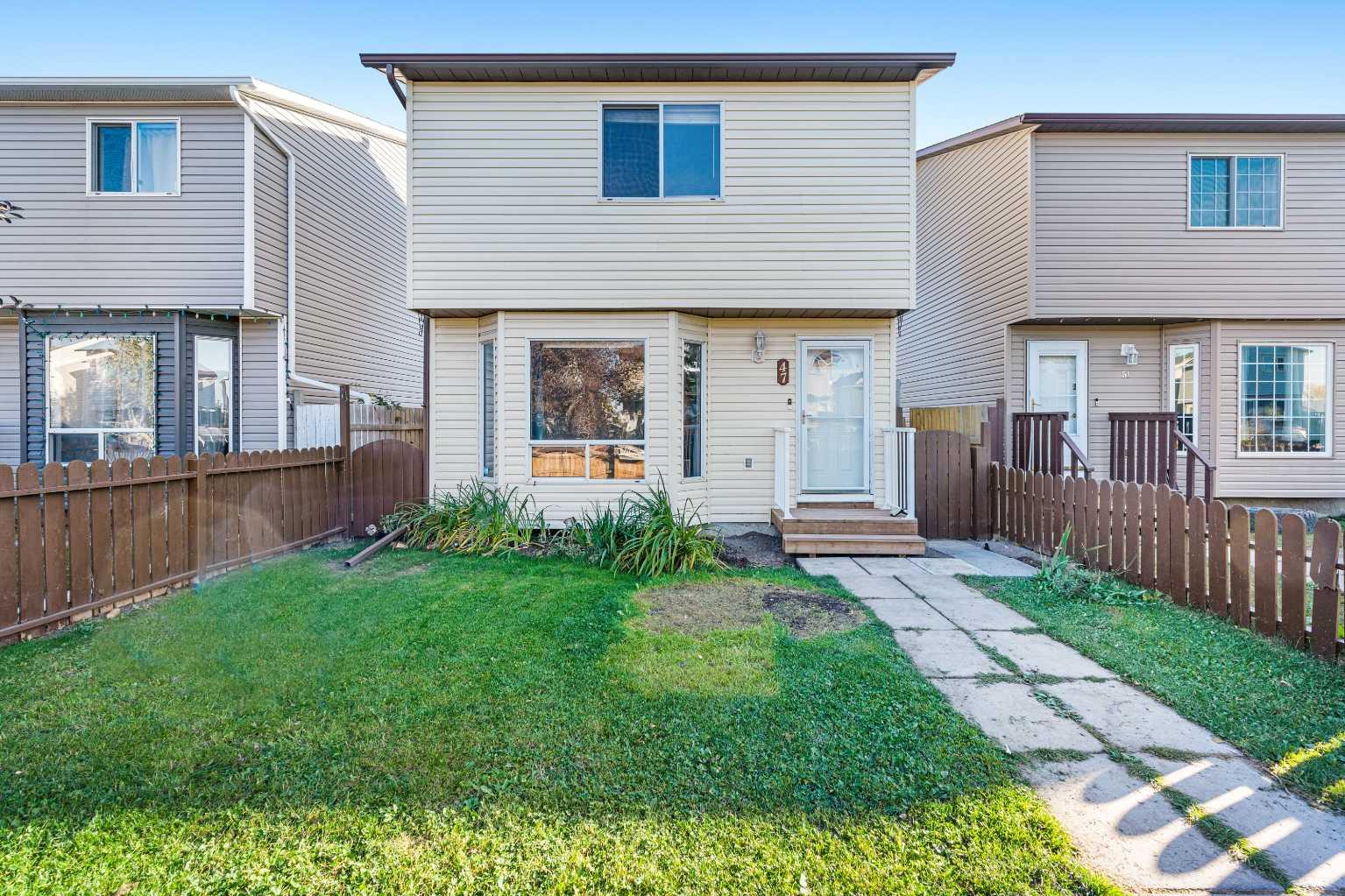 47 Martindale Mews NE, Calgary, AB T3J 2V5