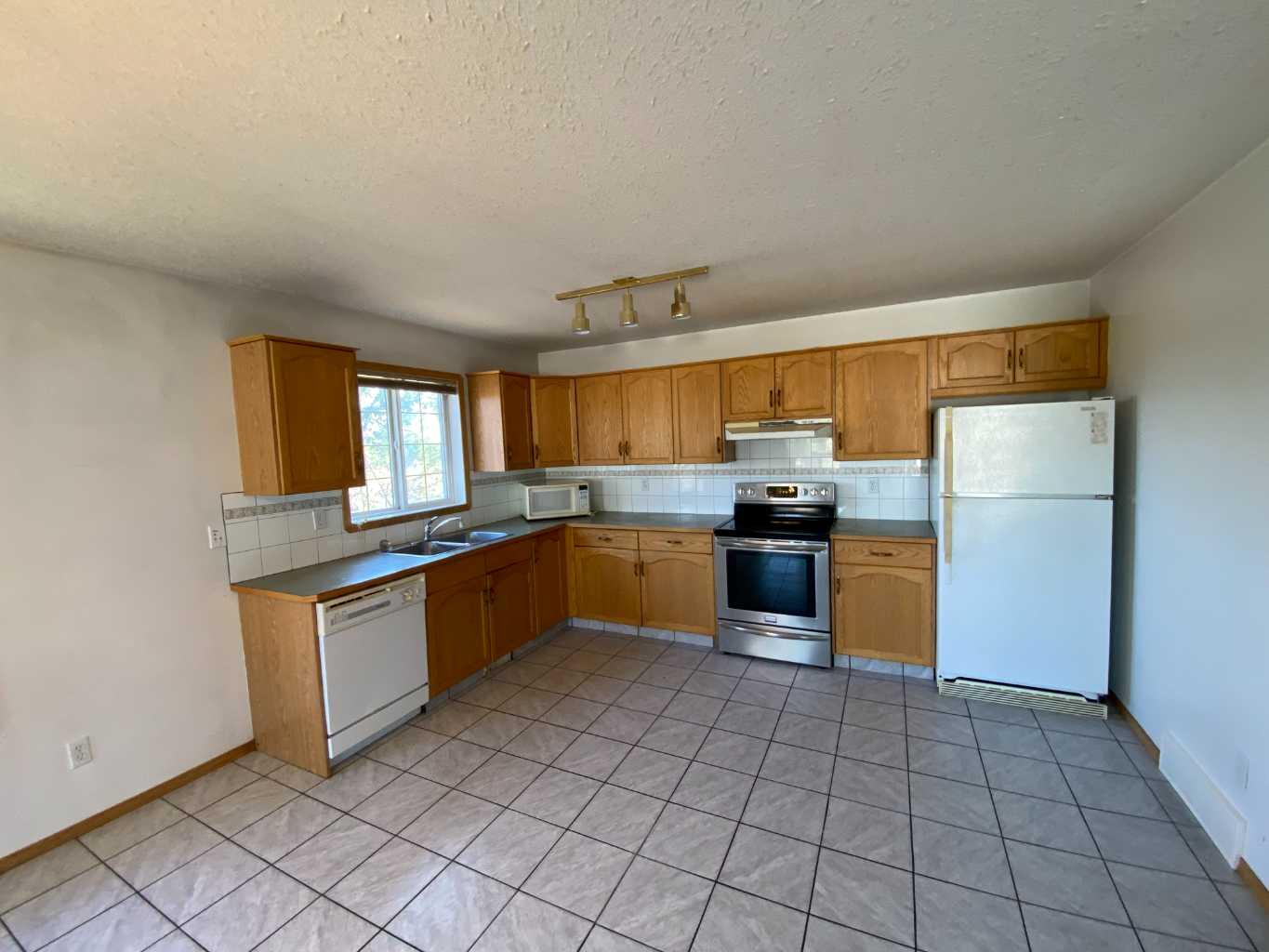 104 Upland Trail W Unit 1a, Brooks, AB T1R 1L6