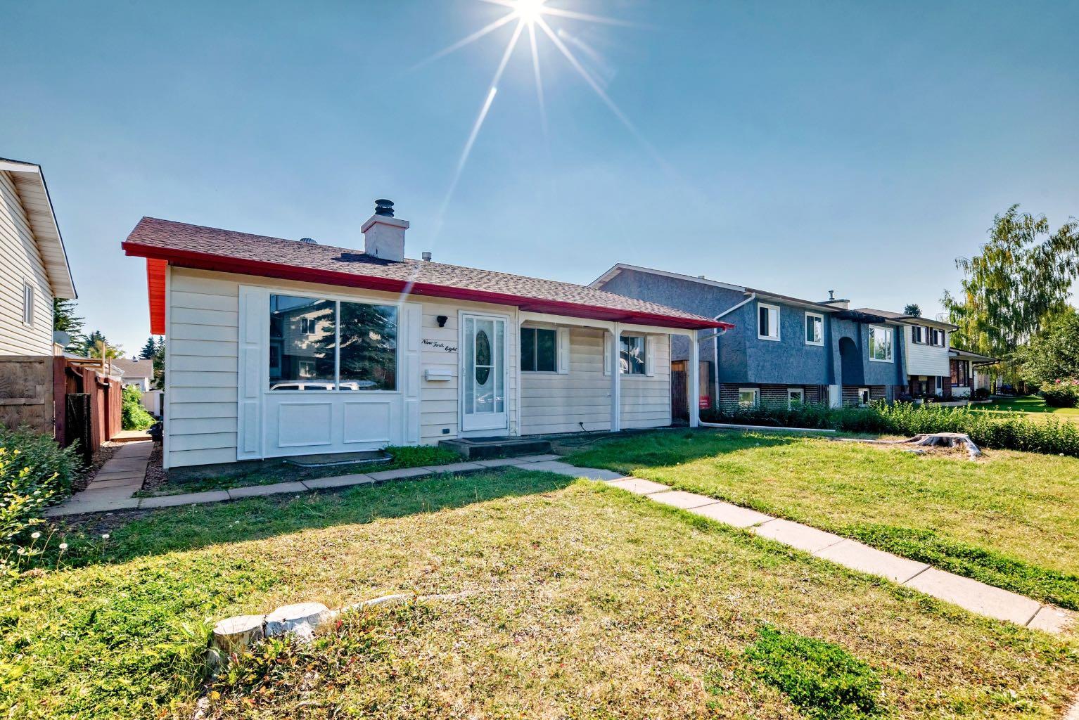 948 Rundlecairn Way NE, Calgary, AB T1Y 2X2