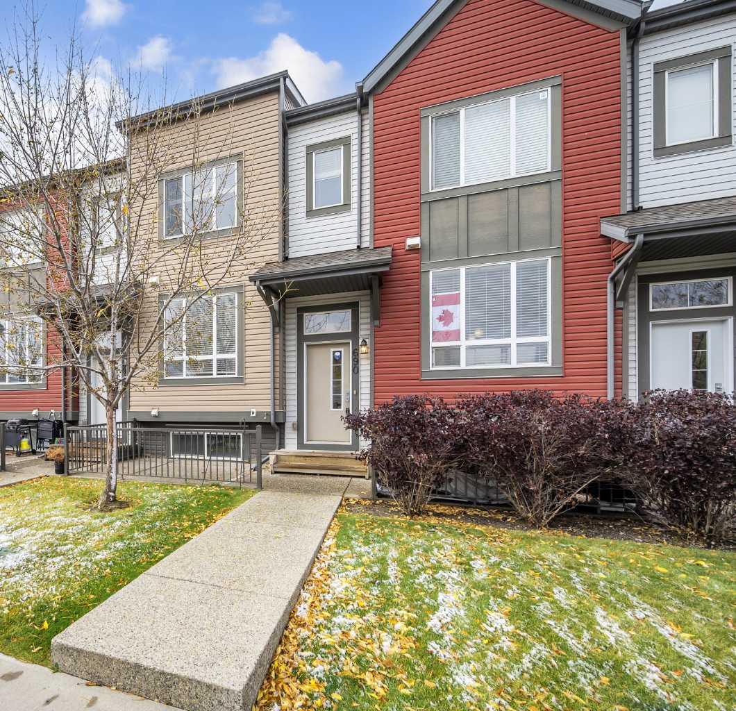 690 Copperpond Blvd SE, Calgary, AB T2Z 0L2