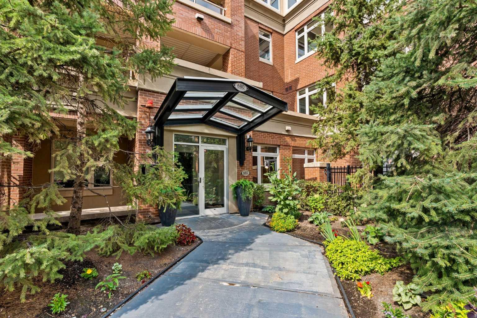 680 Princeton Way Sw Unit 202, Calgary, AB T2P 5K2