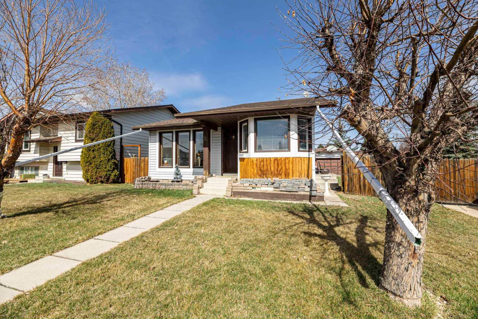 76 Reeves Cres, Red Deer, AB T4P 2Y5