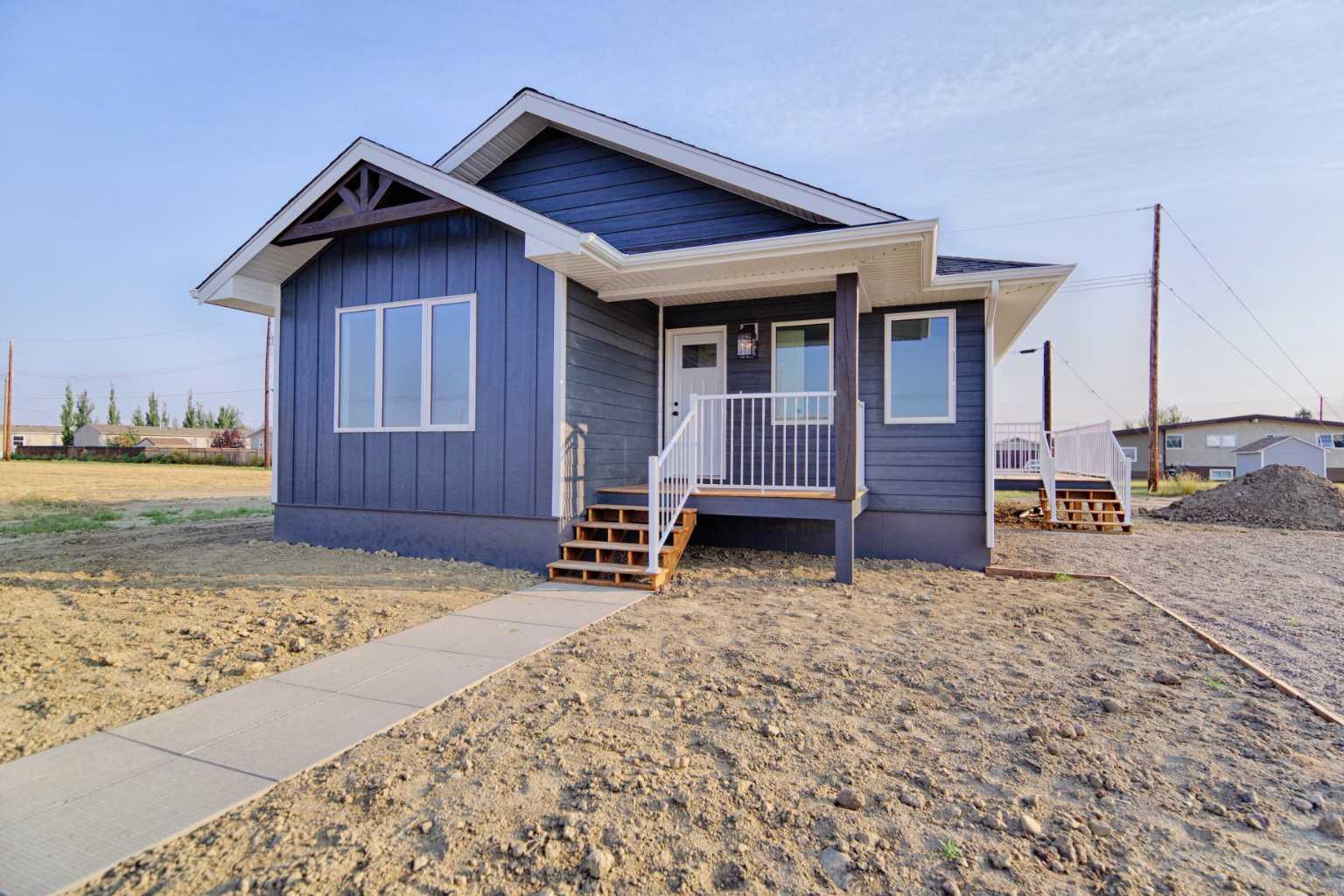 425 Pensacola Rd, Enchant, AB T0K 0V0