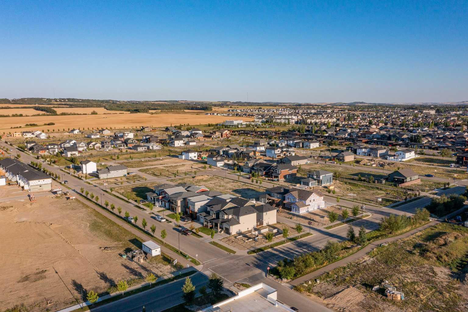 6 Tozer Ln, Red Deer, AB T4P 0Z1