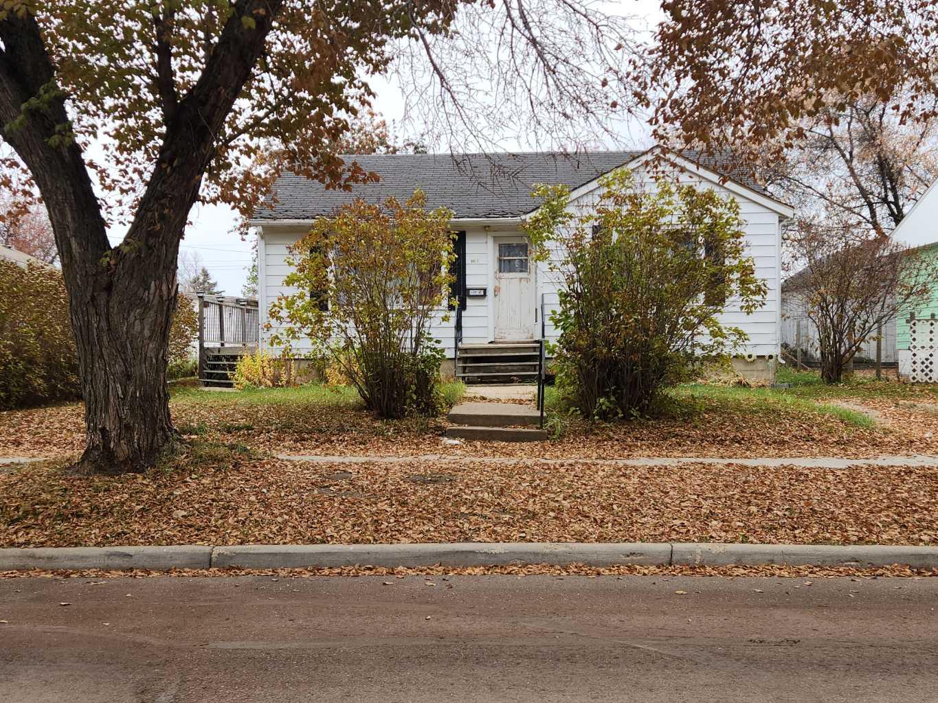 4913-57 Ave, High Prairie, AB T0G 1E0