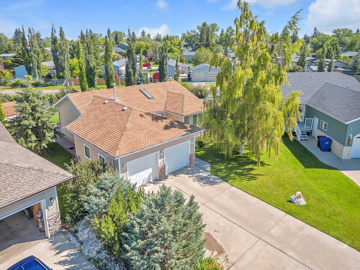 109 Monica Bay, Carstairs, AB T0M 0N0