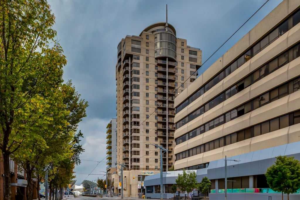 683 10 Street Sw Unit 1301, Calgary, AB T2P 5G3