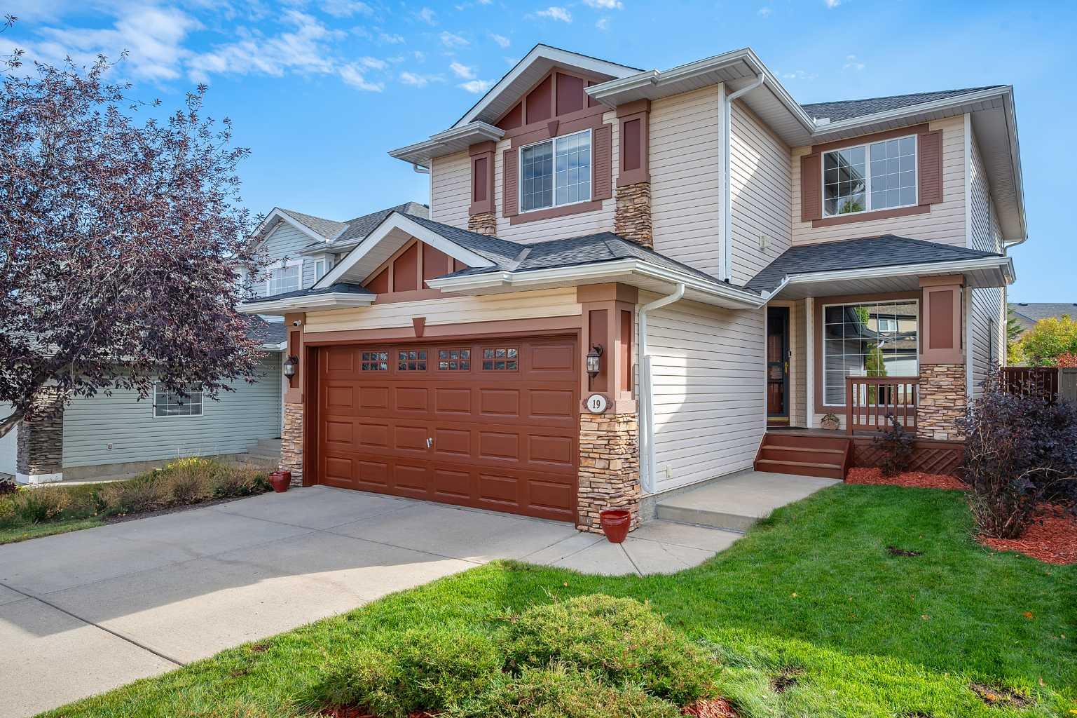 19 Panorama Hills Cres NW, Calgary, AB T3K 5H7