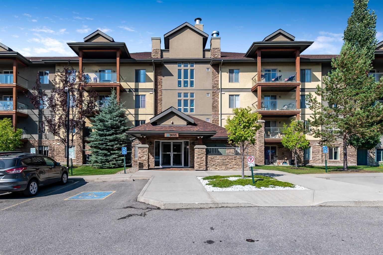 92 Crystal Shores Road Unit 3415, Okotoks, AB T1S 2N1