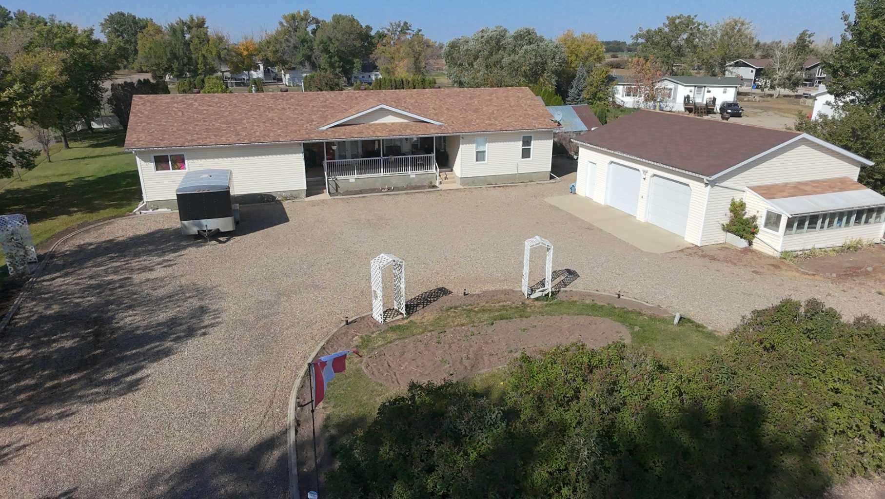 202 James Ave, Johnson's Addition, AB T1G 2E4