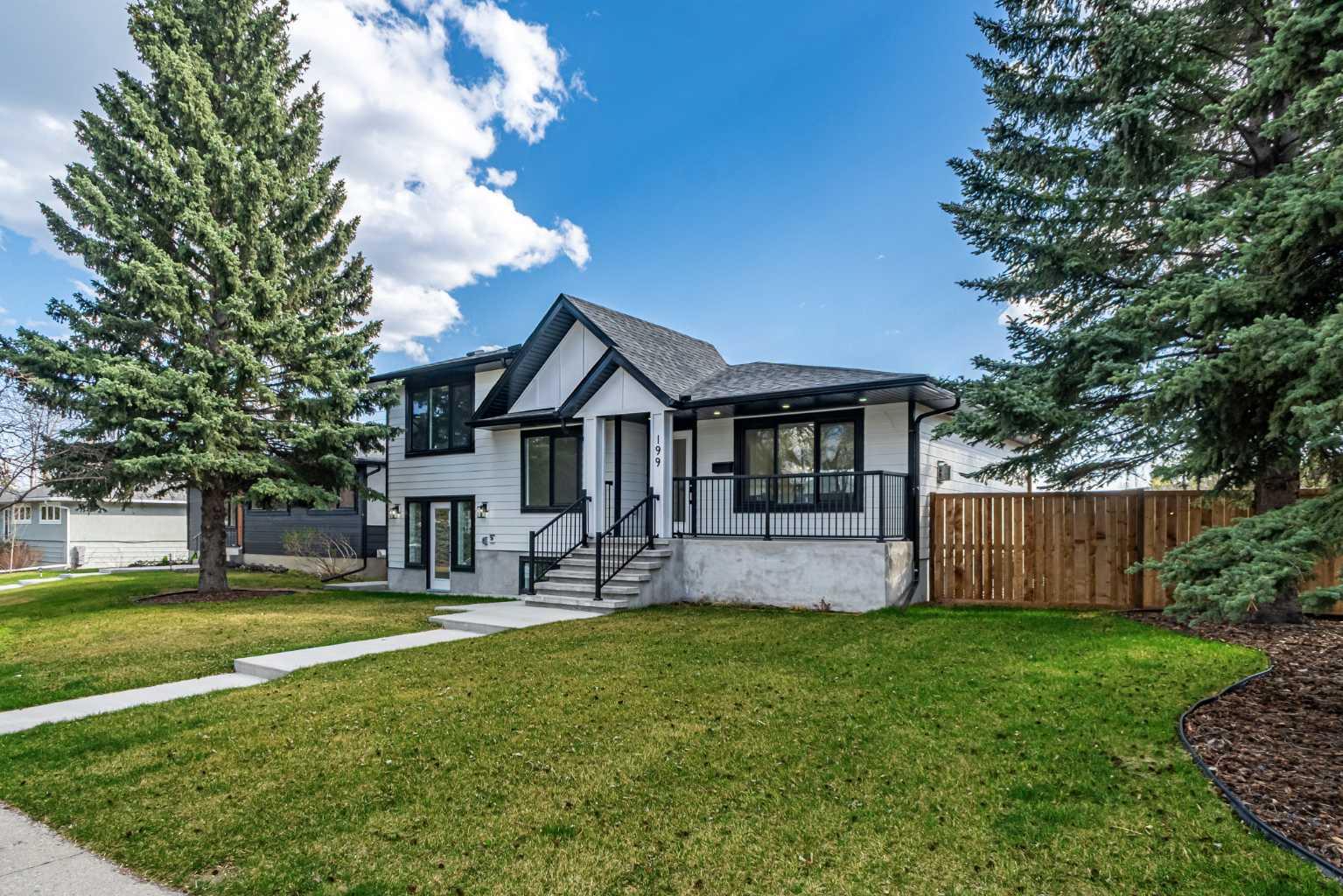 199 Westview Dr SW, Calgary, AB T3C 2S3