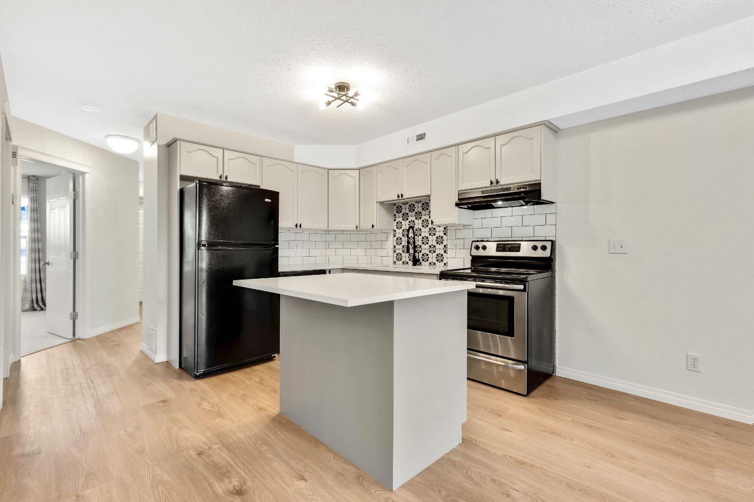 103 Strathaven Drive Unit 321, Strathmore, AB T1P 1W3