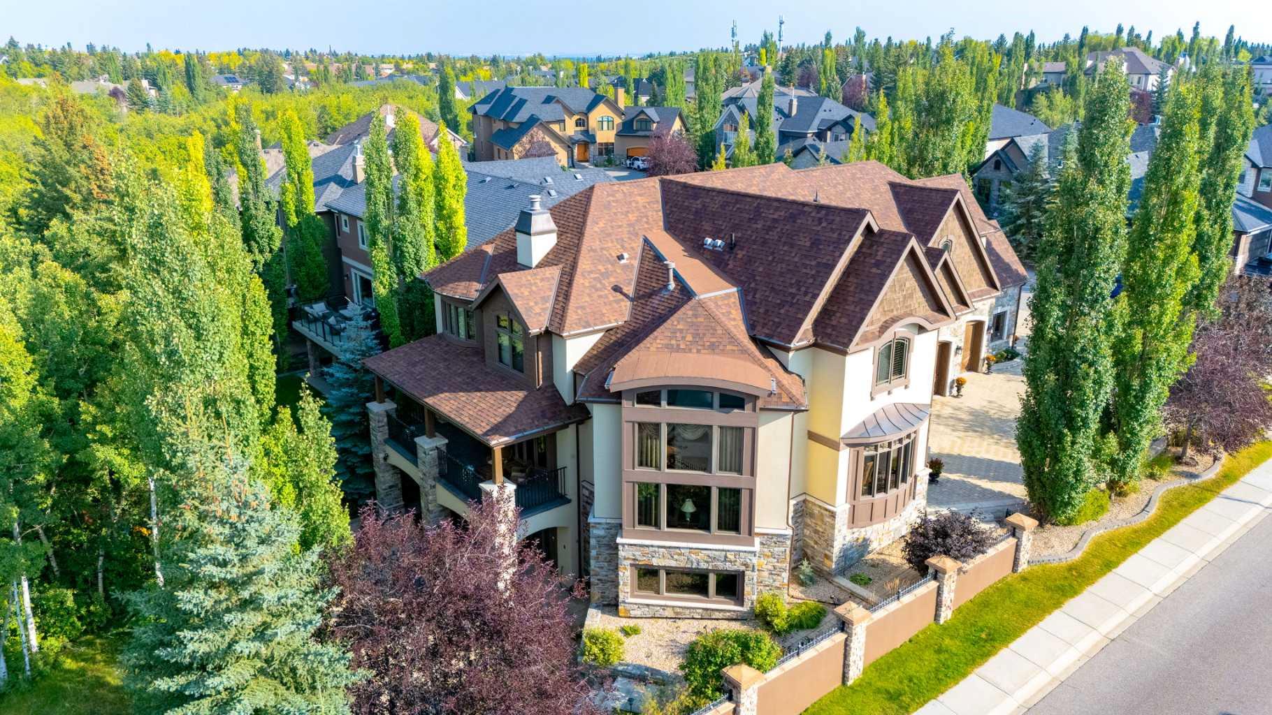 4 Aspen Ridge Bay SW, Calgary, AB T3H 5M3