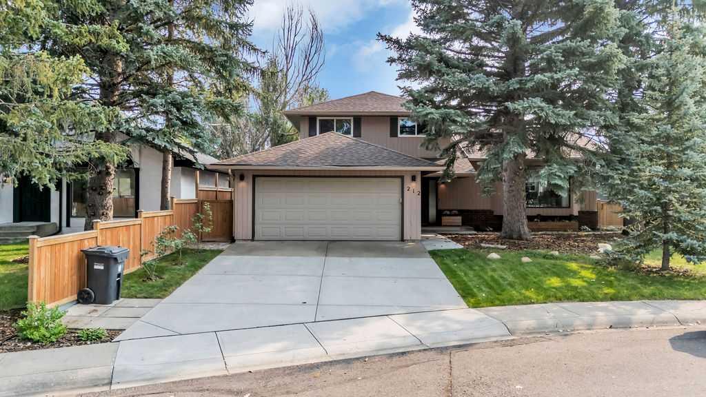 212 Cedarille Grn SW, Calgary, AB T2W 2H4