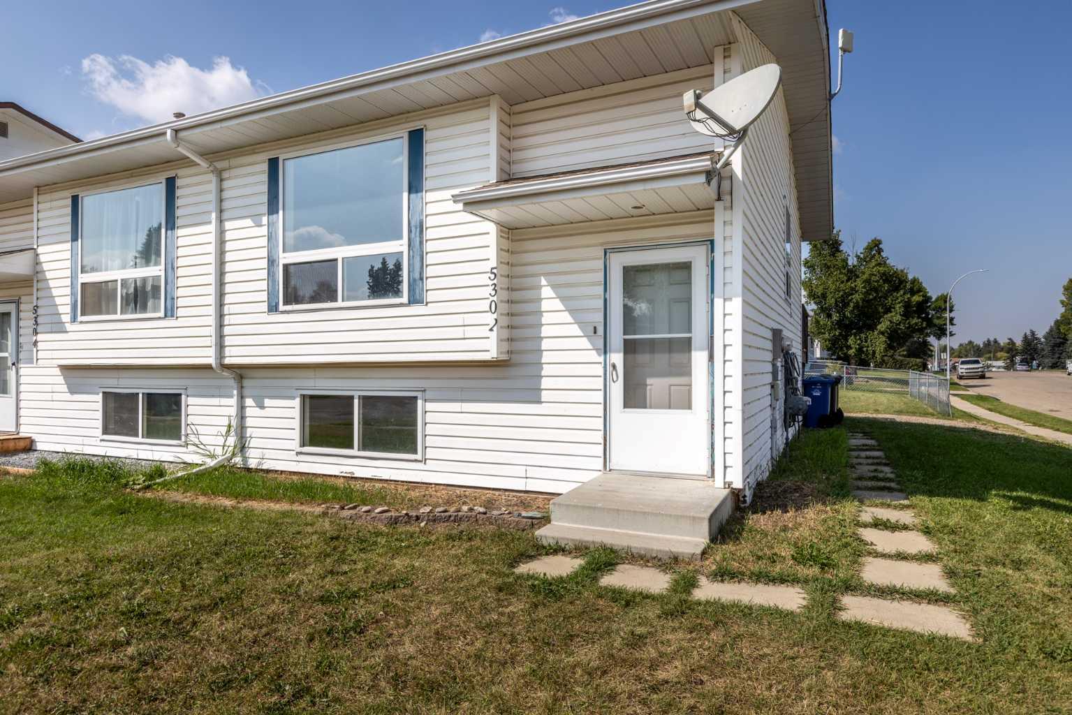 36 Street Unit 5302 #a, Innisfail, AB T4G 1G6