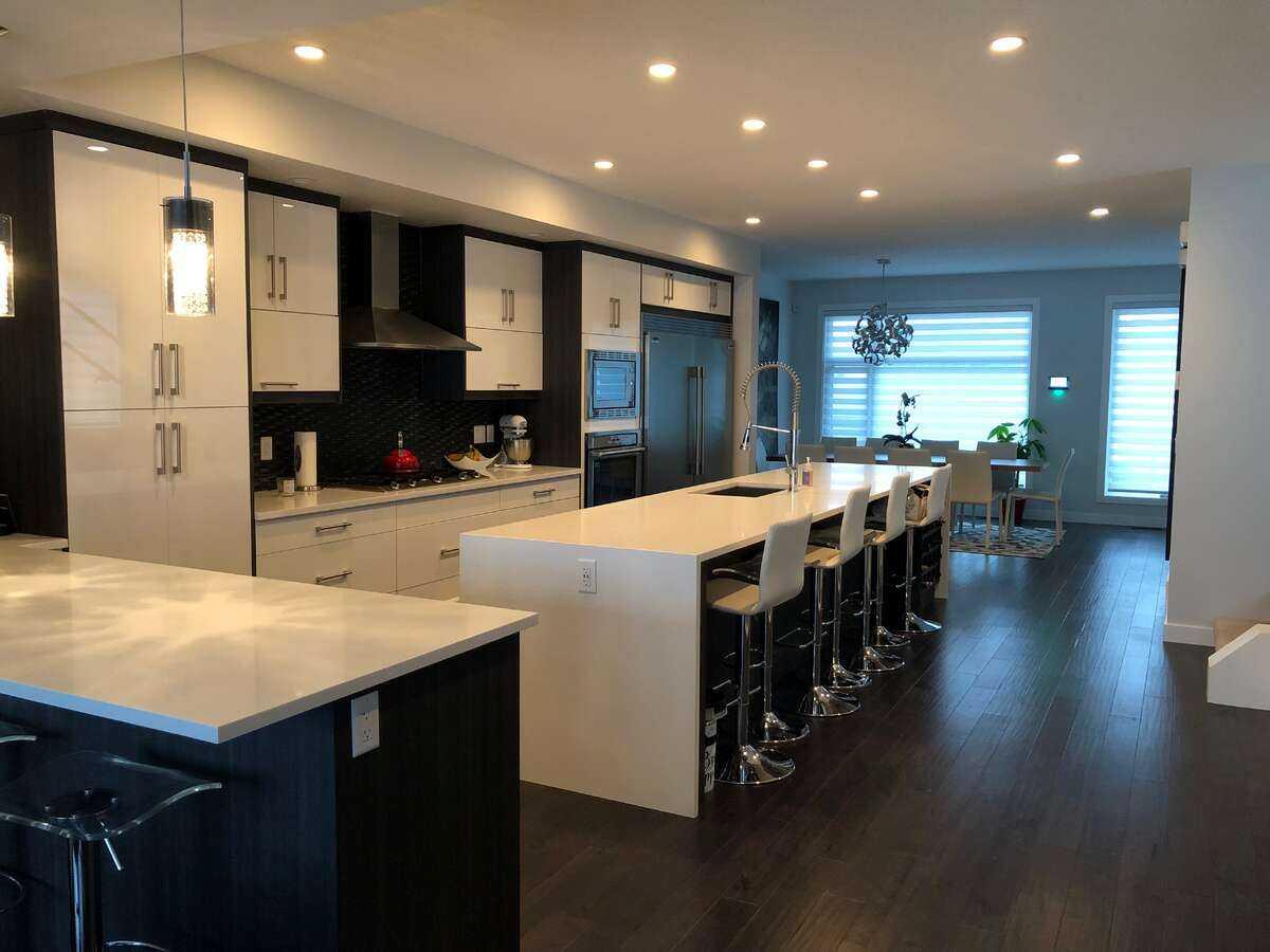 2312 Westmount Rd NW, Calgary, AB T2N 3N6