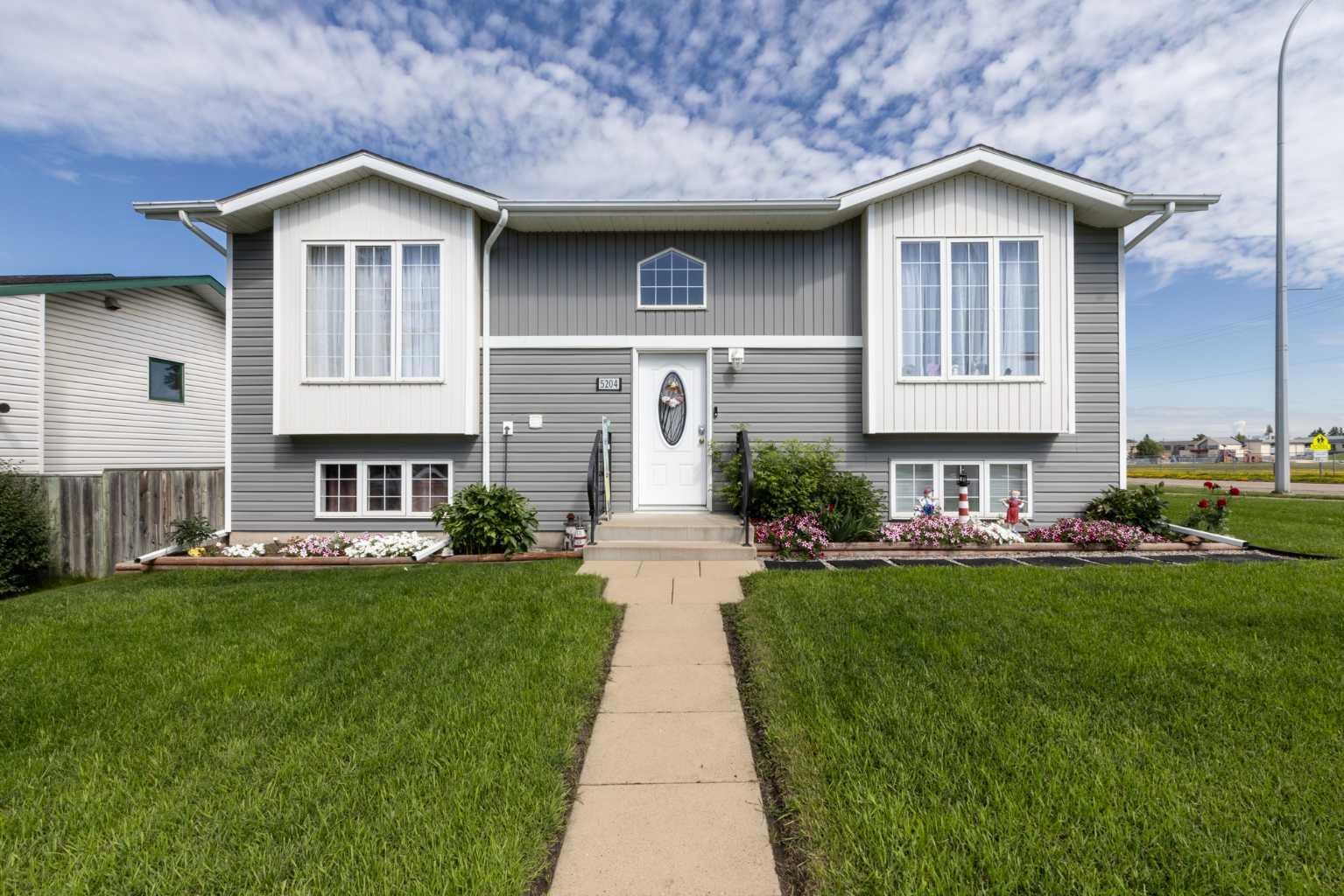 42 Street Unit 5204, Innisfail, AB T4G 1K3