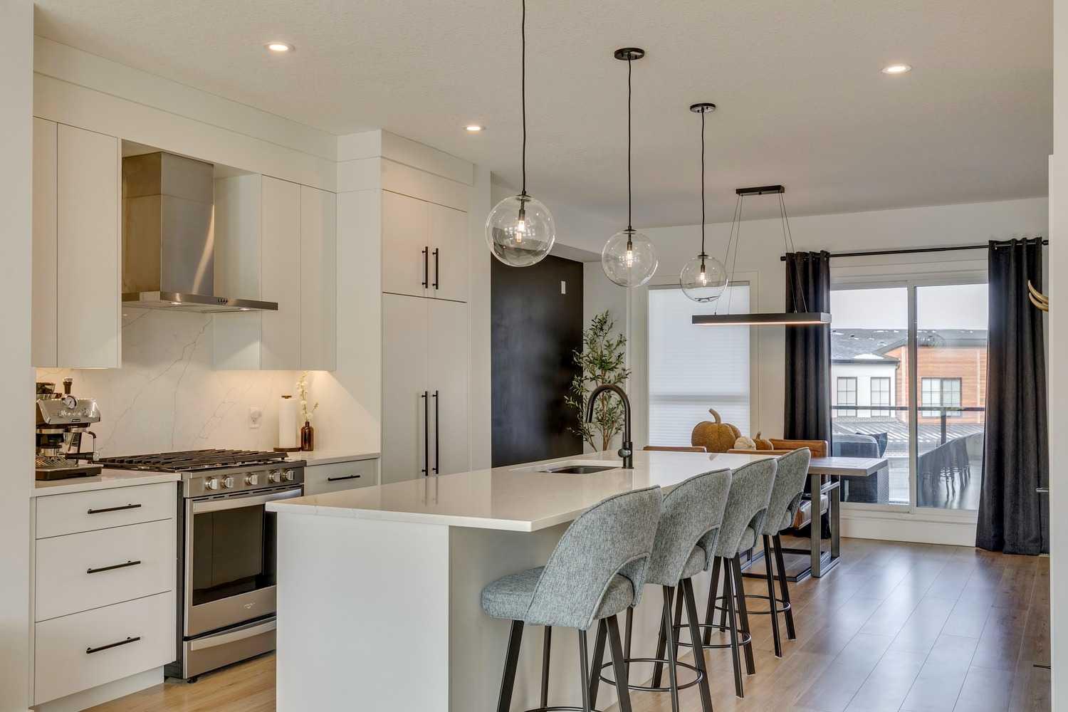 7836 Spring Willow Dr SW, Calgary, AB T3H 6E1