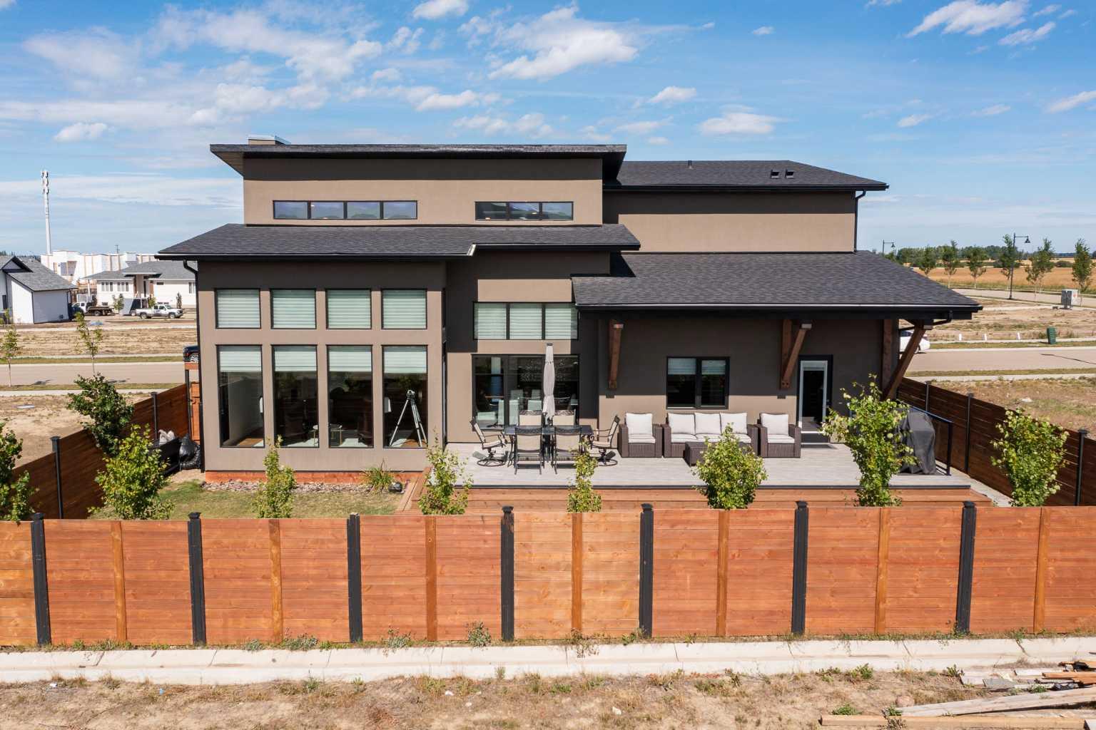 11 Tenhove St, Red Deer, AB T4P 0L1